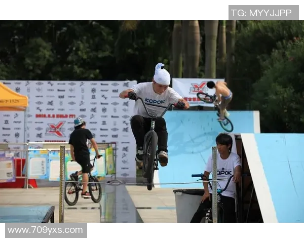 广州滑板队逆袭之路极限运动会特别报道展现青春激情与团队精神 广州滑板队逆袭之路极限运动会特别报道展现青春激情与团队精神