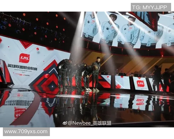 独家解析FPX战队比赛经验的深度对比与启示